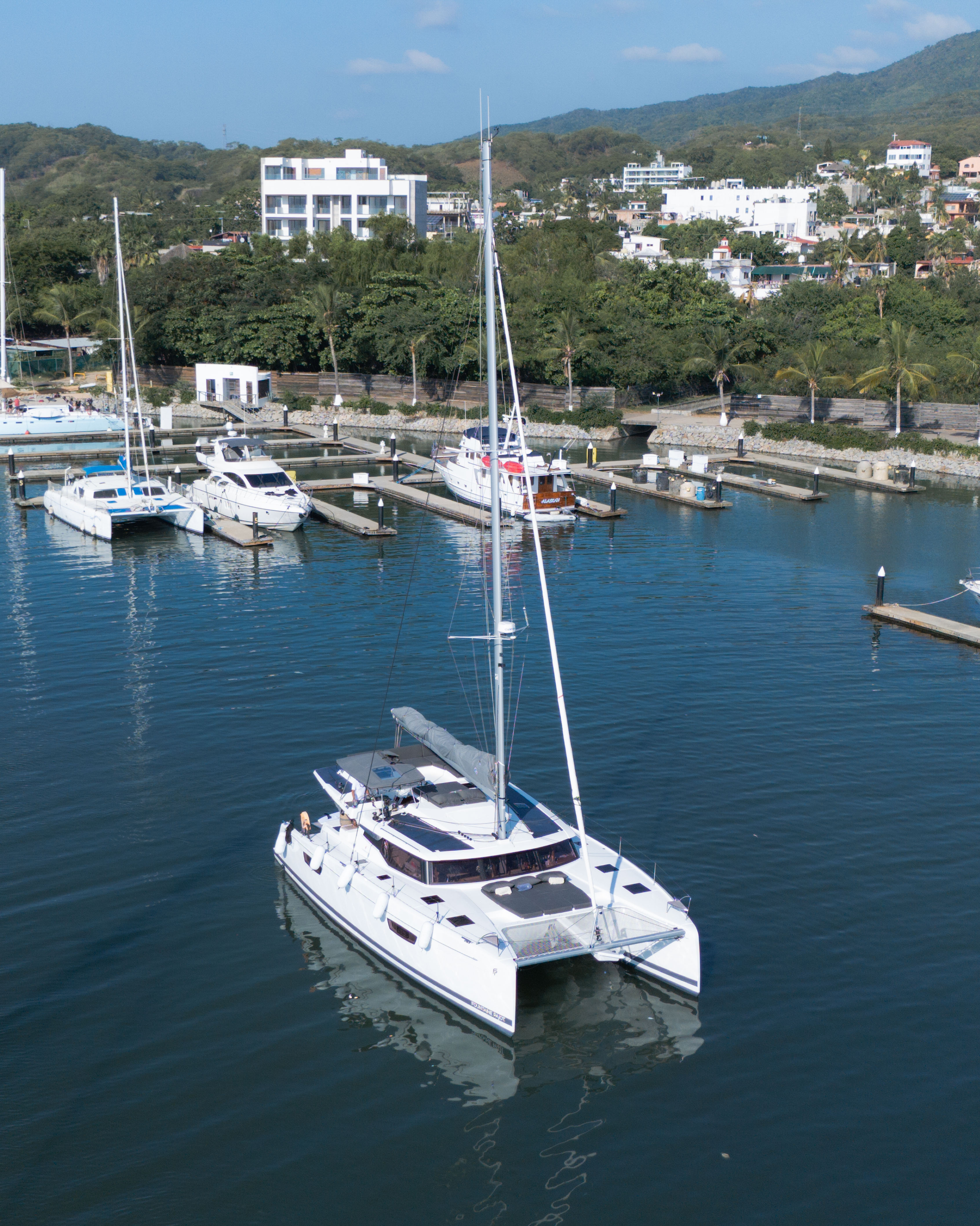 47 ft yacht in Marina Riviera Nayarit (photo 3)