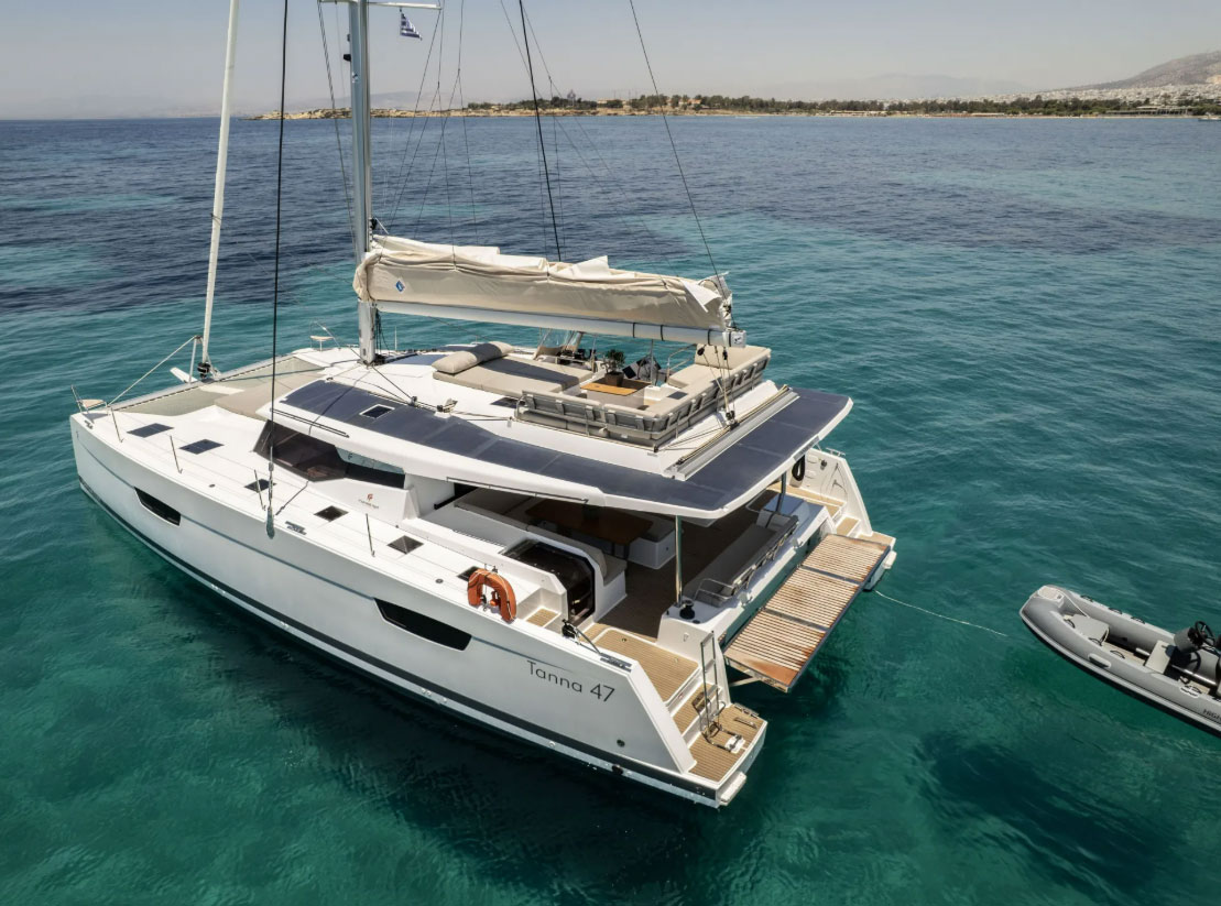 47 Ft Yacht Rental in Marina Riviera Nayarit