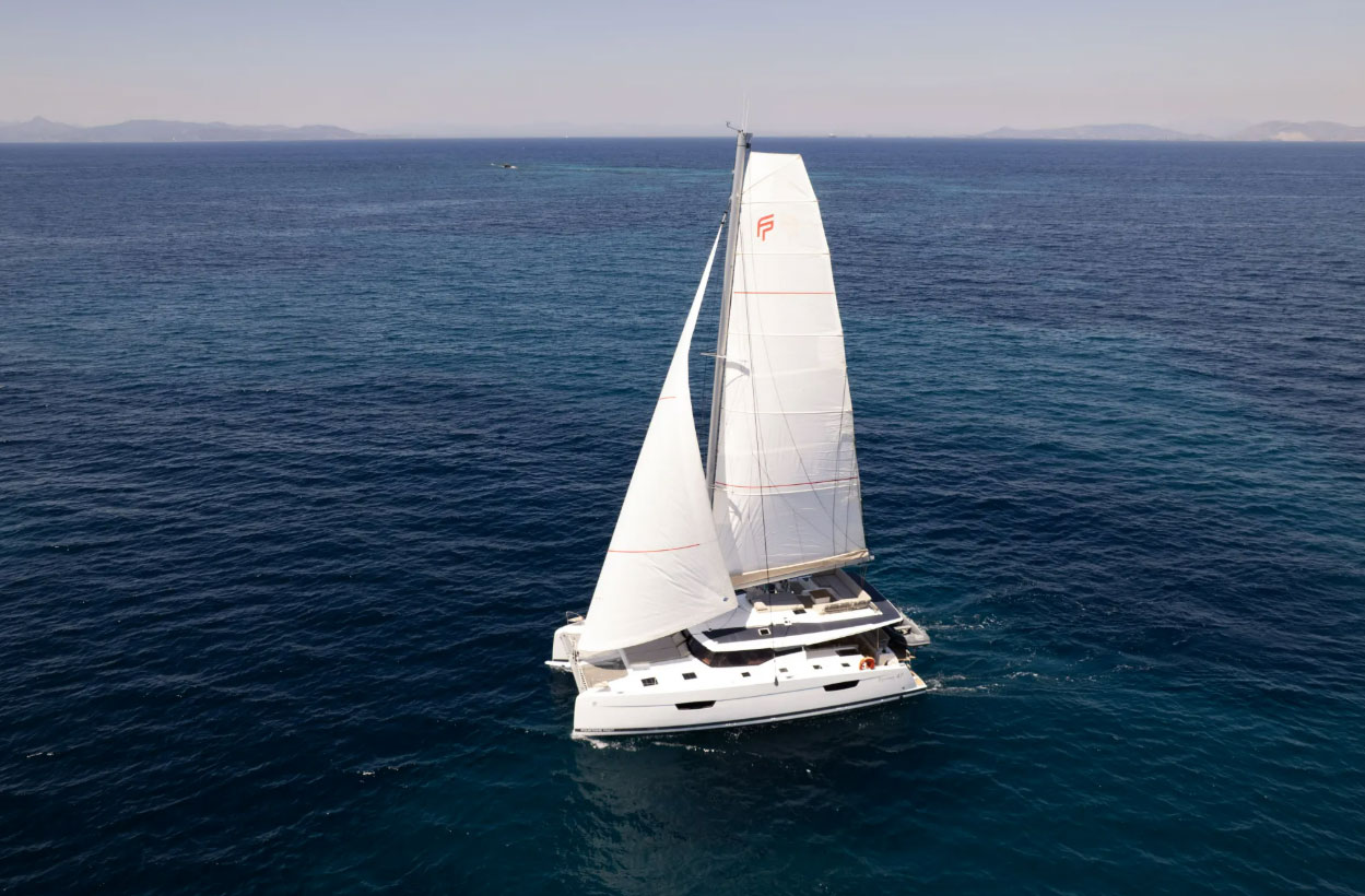 47 Ft Yacht Rental in Marina Riviera Nayarit