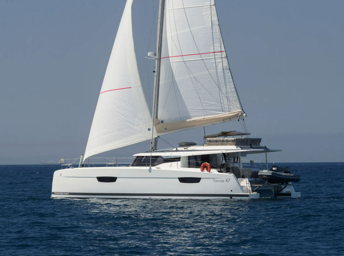 47 Ft Yacht Rental in Marina Riviera Nayarit