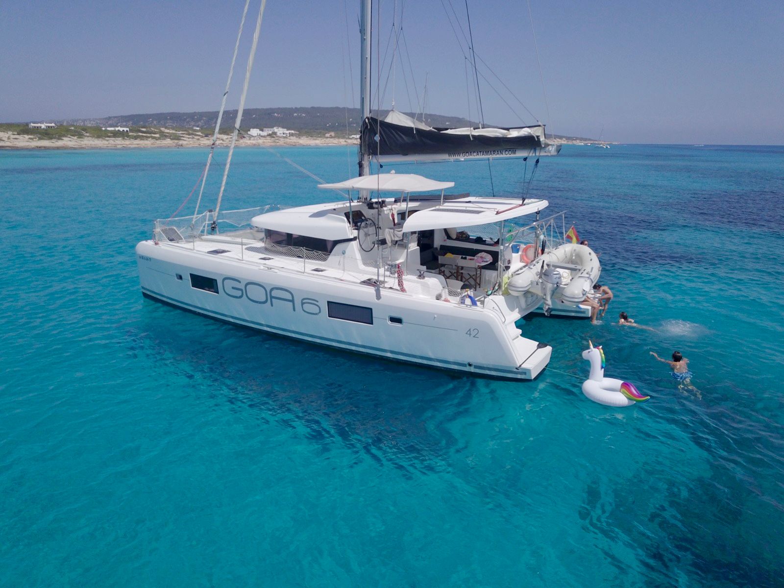 42 Ft Lagoon Yacht Rental in Marina La Cruz