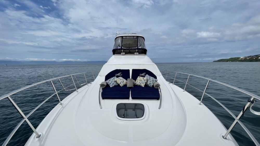 52 Ft Sea Ray Yacht Rental in La Cruz Marina