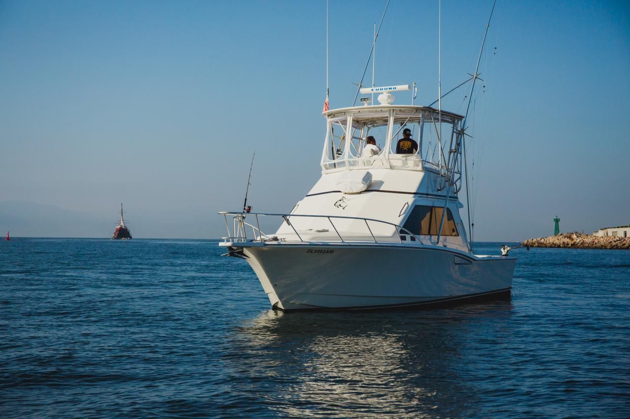 35 Ft Fishing Boat Rental in Nuevo Vallarta