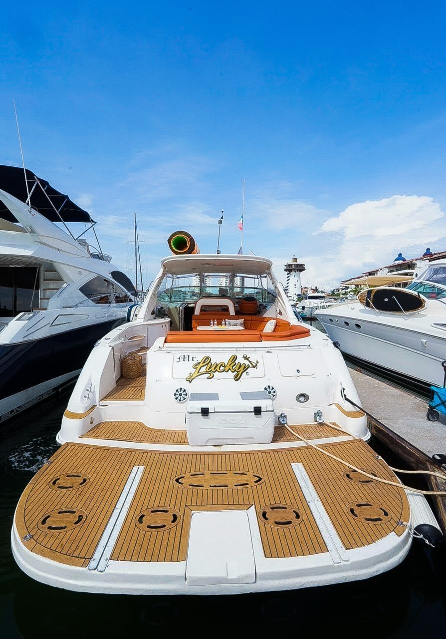 60 Ft Sea Ray Yacht Rental in Marina Vallarta