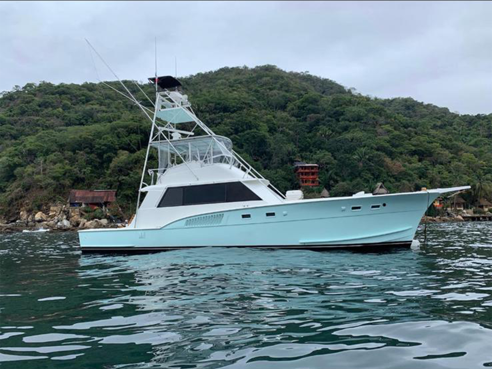 54 Ft Hatteras Yacht Rental in Nuevo Vallarta