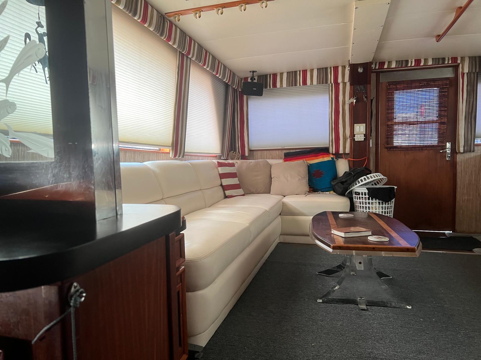 54 Ft Hatteras Yacht Rental in Nuevo Vallarta