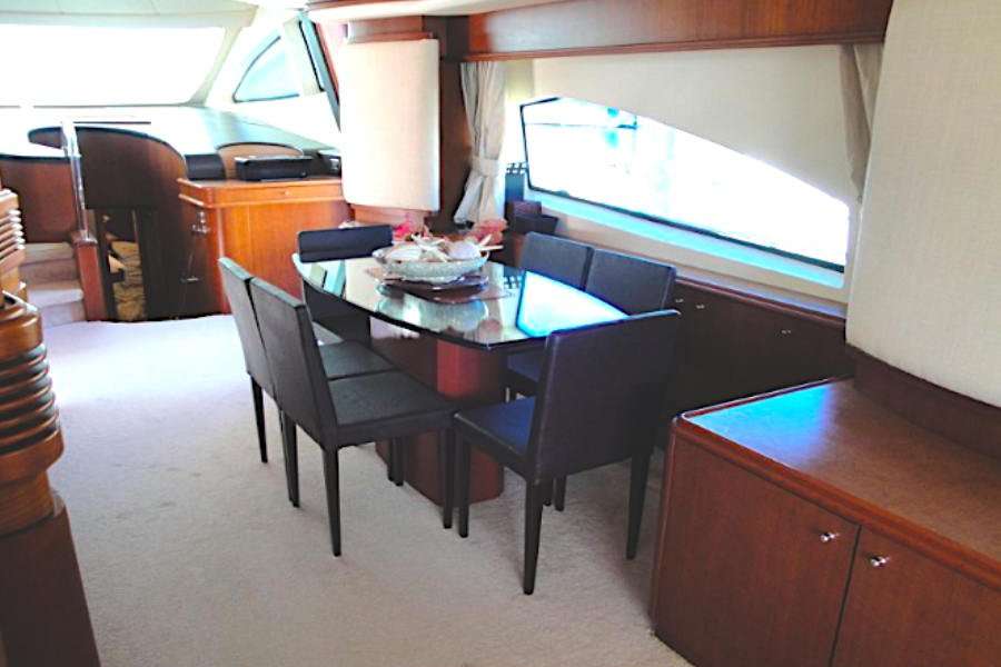 80 Ft Azimut Yacht Rental in La Cruz