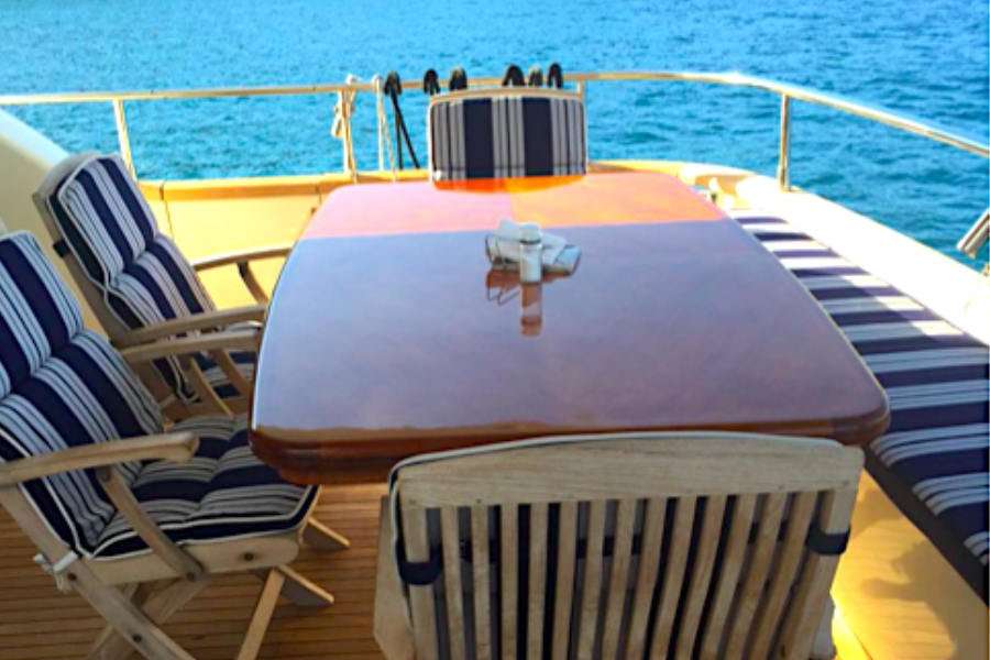 80 Ft Azimut Yacht Rental in La Cruz