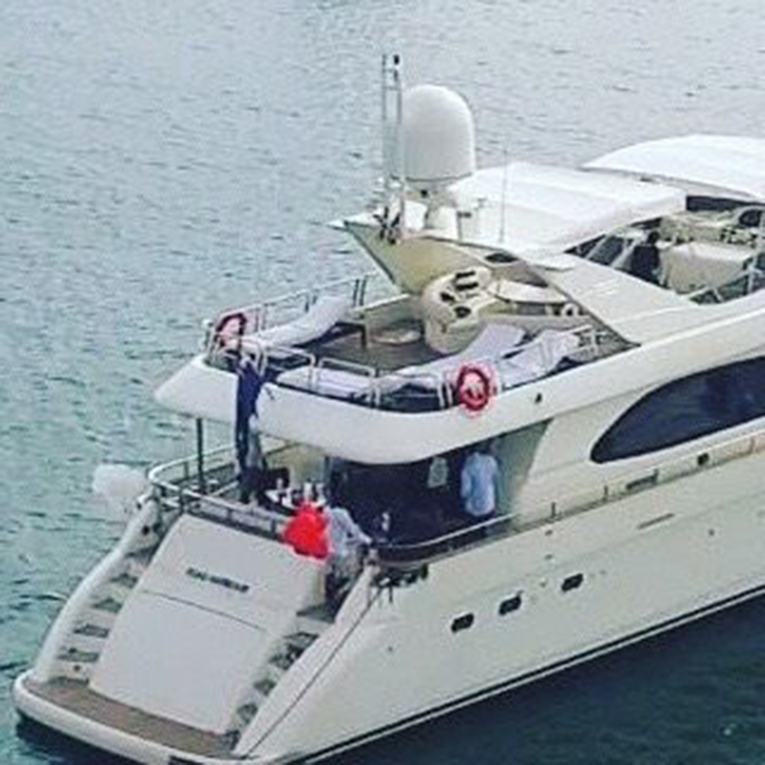 85 Ft Azimut Yacht Rental in Marina Vallarta