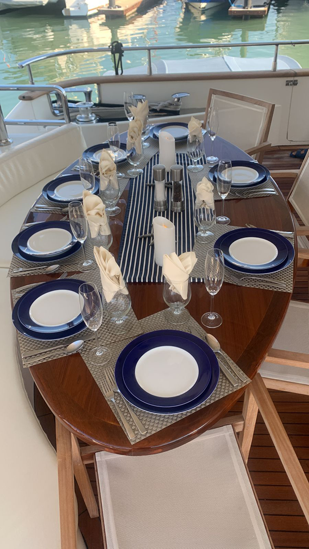 85 Ft Azimut Yacht Rental in Marina Vallarta