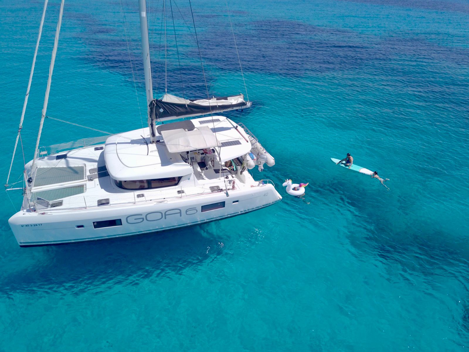 42 Ft Lagoon Yacht Rental in Marina La Cruz