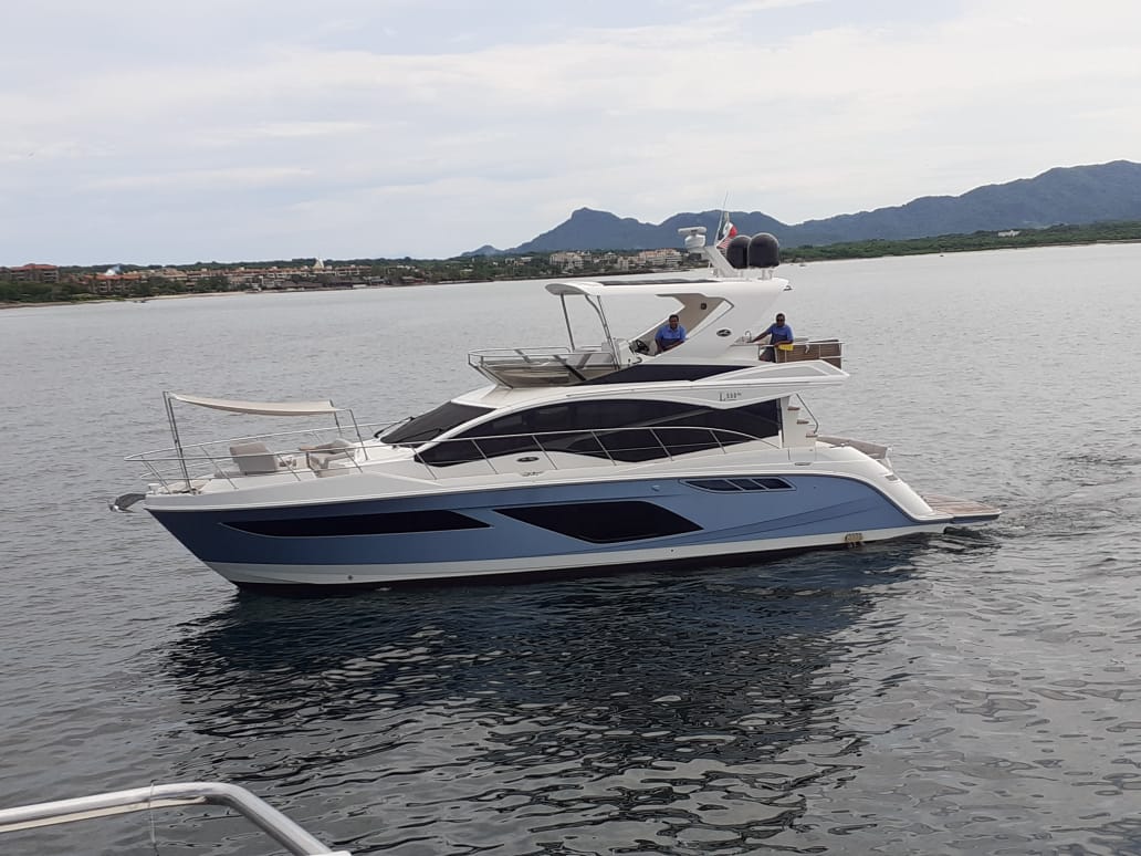 55 Ft Sea Ray Yacht Rental in Marina Vallarta