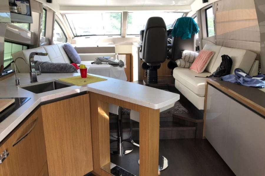 55 Ft Sea Ray Yacht Rental in Marina Vallarta