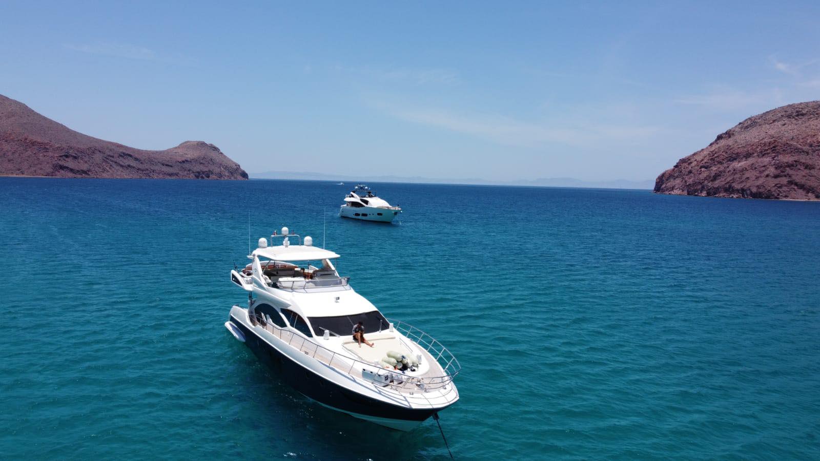 70 Ft Azimut Yacht Rental in Marina Vallarta