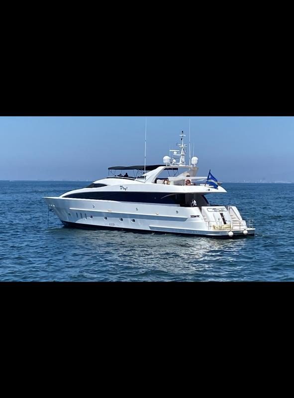 120 Ft Yacht Rental in Marina Vallarta