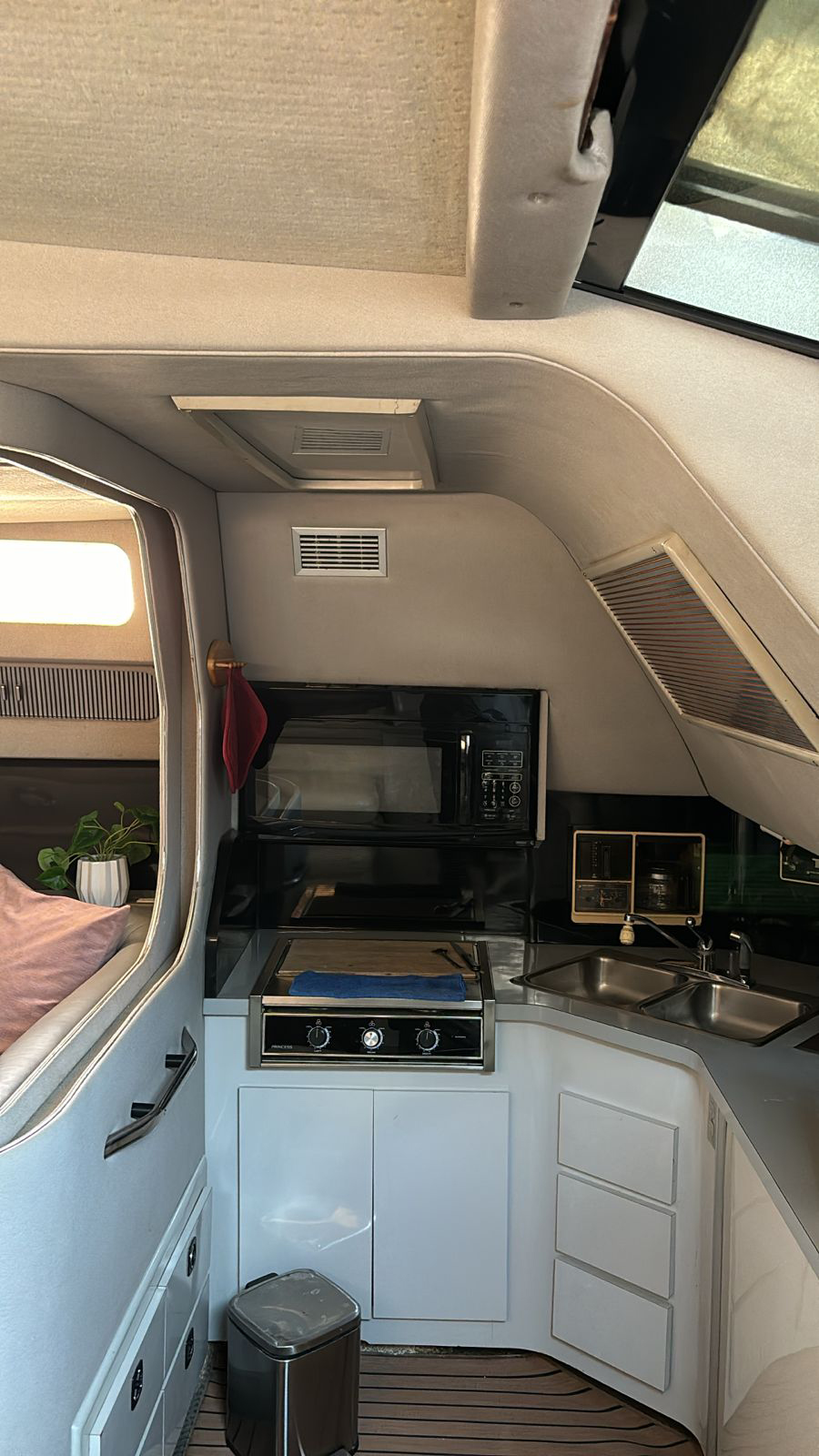 46 Ft Sea Ray Yacht Rental in Marina Vallarta