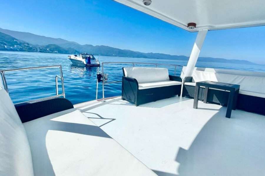 50 Ft Yacht Rental in Marina Vallarta