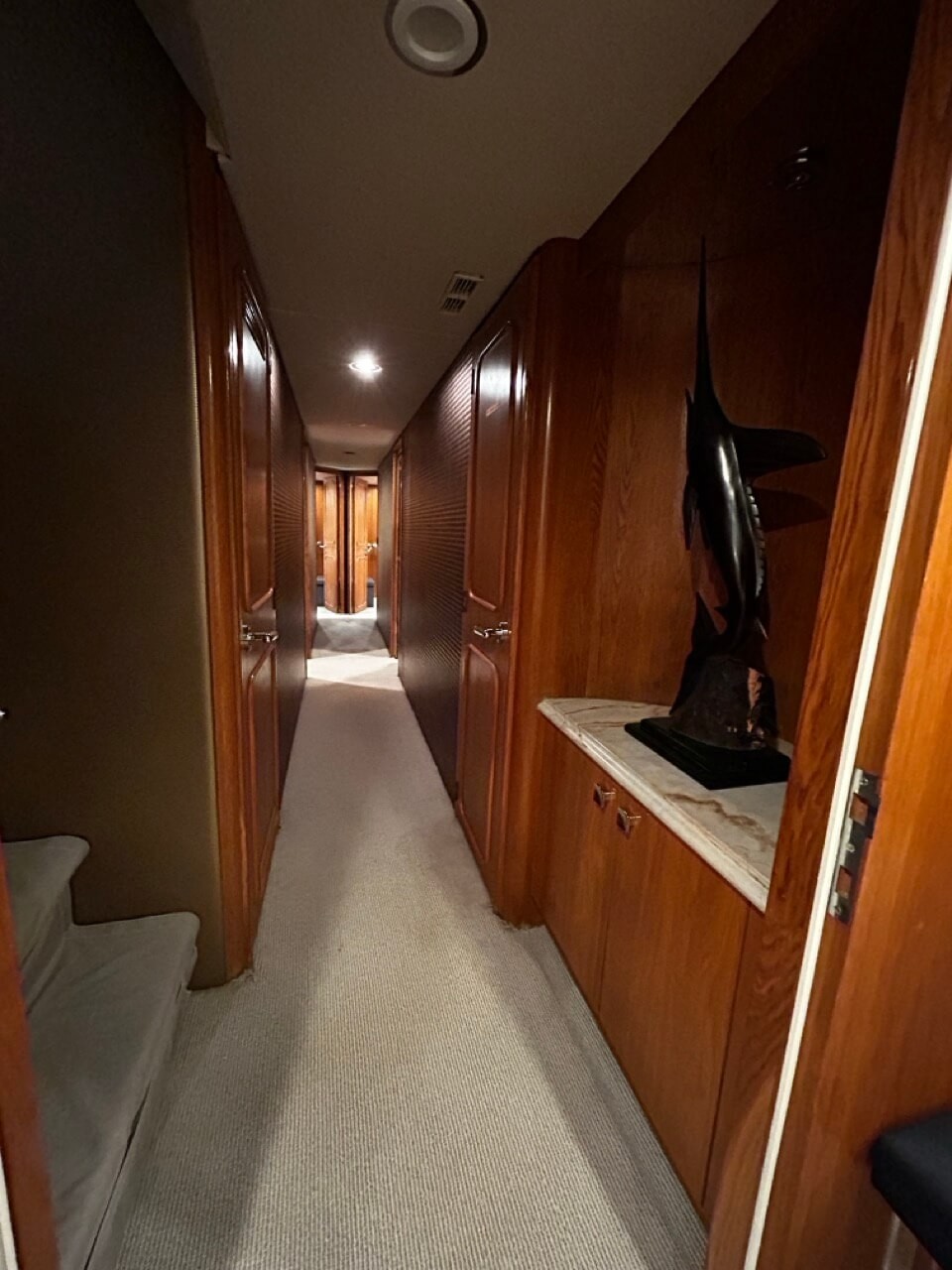 122 Ft Hatteras Yacht Rental in Marina Vallarta