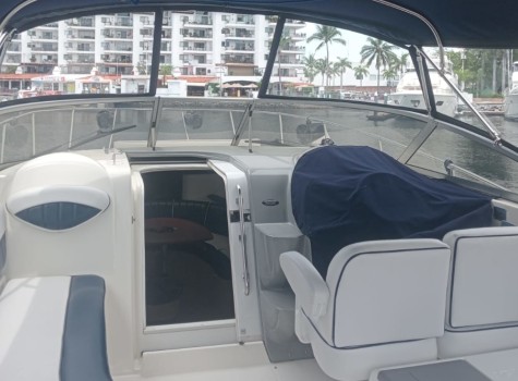 36 Ft Bayliner Yacht Rental in Marina Vallarta