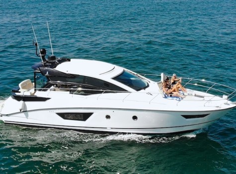 46 Ft Beneteau Yacht Rental in Marina Vallarta