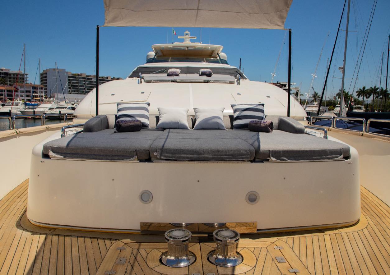 105 Ft Azimut Yacht Rental in Marina Vallarta