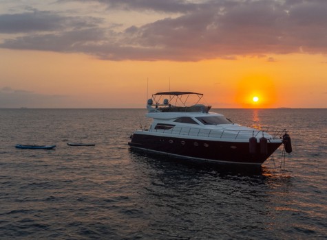 55 Ft Yacht Rental in Marina Vallarta