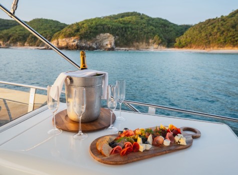 55 Ft Yacht Rental in Marina Vallarta
