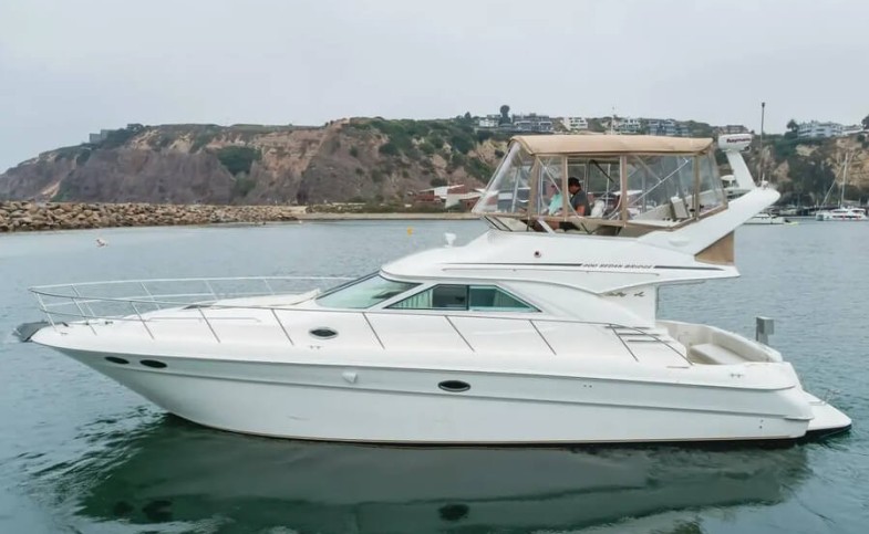 Sea Ray 400 Sedan Bridge - Sea The Difference — 40ft yacht in Marina Vallarta