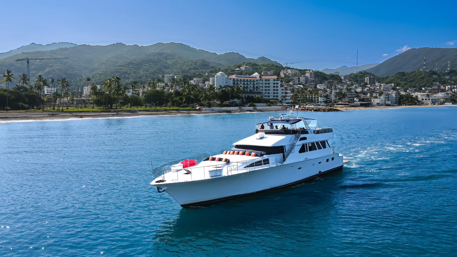 90 Ft Yacht Rental in Marina Vallarta