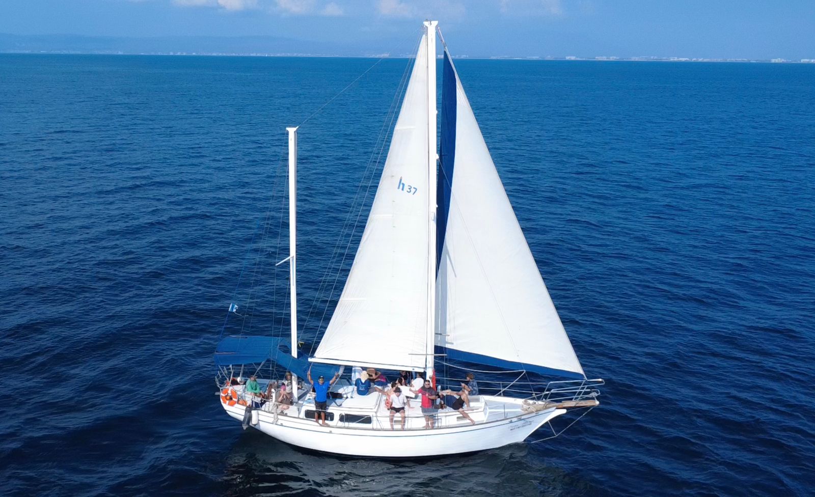 38 Ft Boat Rental in Las Peinas Marina