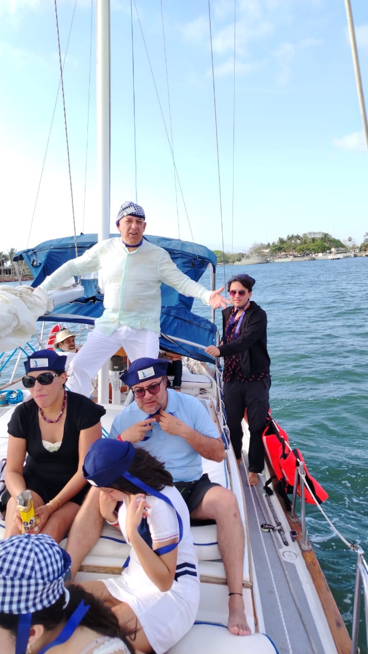 38 Ft Boat Rental in Las Peinas Marina