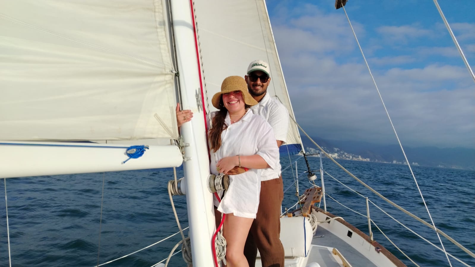 38 Ft Boat Rental in Las Peinas Marina