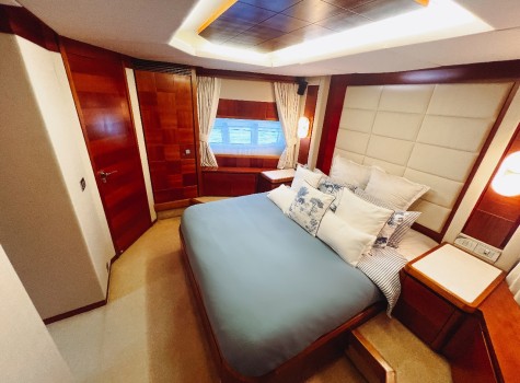 85 Ft Azimut Yacht Rental in Punta Mita