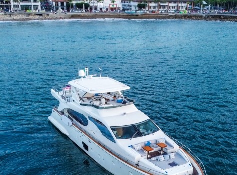 85 Ft Azimut Yacht Rental in Punta Mita