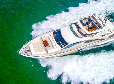 85 Ft Azimut Yacht Rental in Marina Vallarta