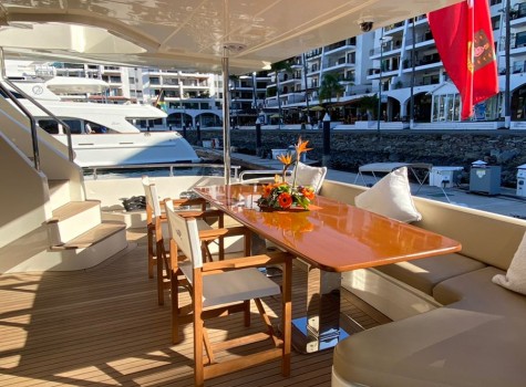 85 Ft Azimut Yacht Rental in Marina Vallarta