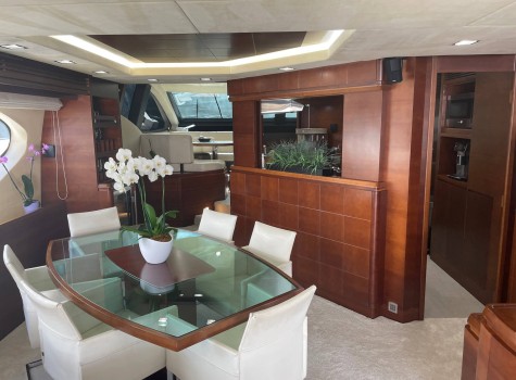 85 Ft Azimut Yacht Rental in Marina Vallarta