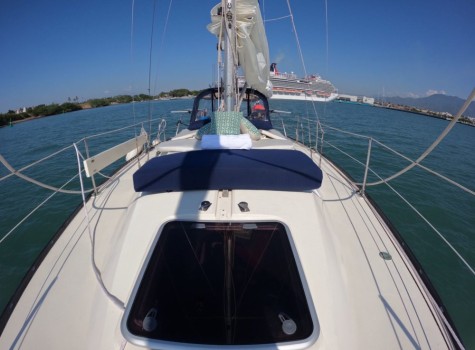 38 Ft Catamaran Rental in Marina Vallarta