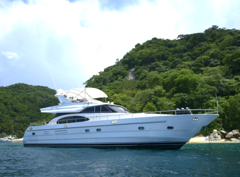 65 Ft Yacht Rental in Marina Vallarta