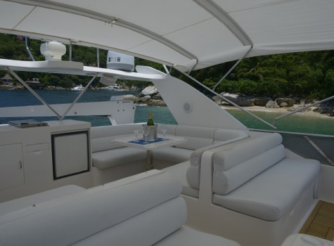 65 Ft Yacht Rental in Marina Vallarta