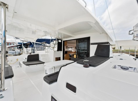 42 Ft Lagoon Yacht Rental in Nuevo Vallarta