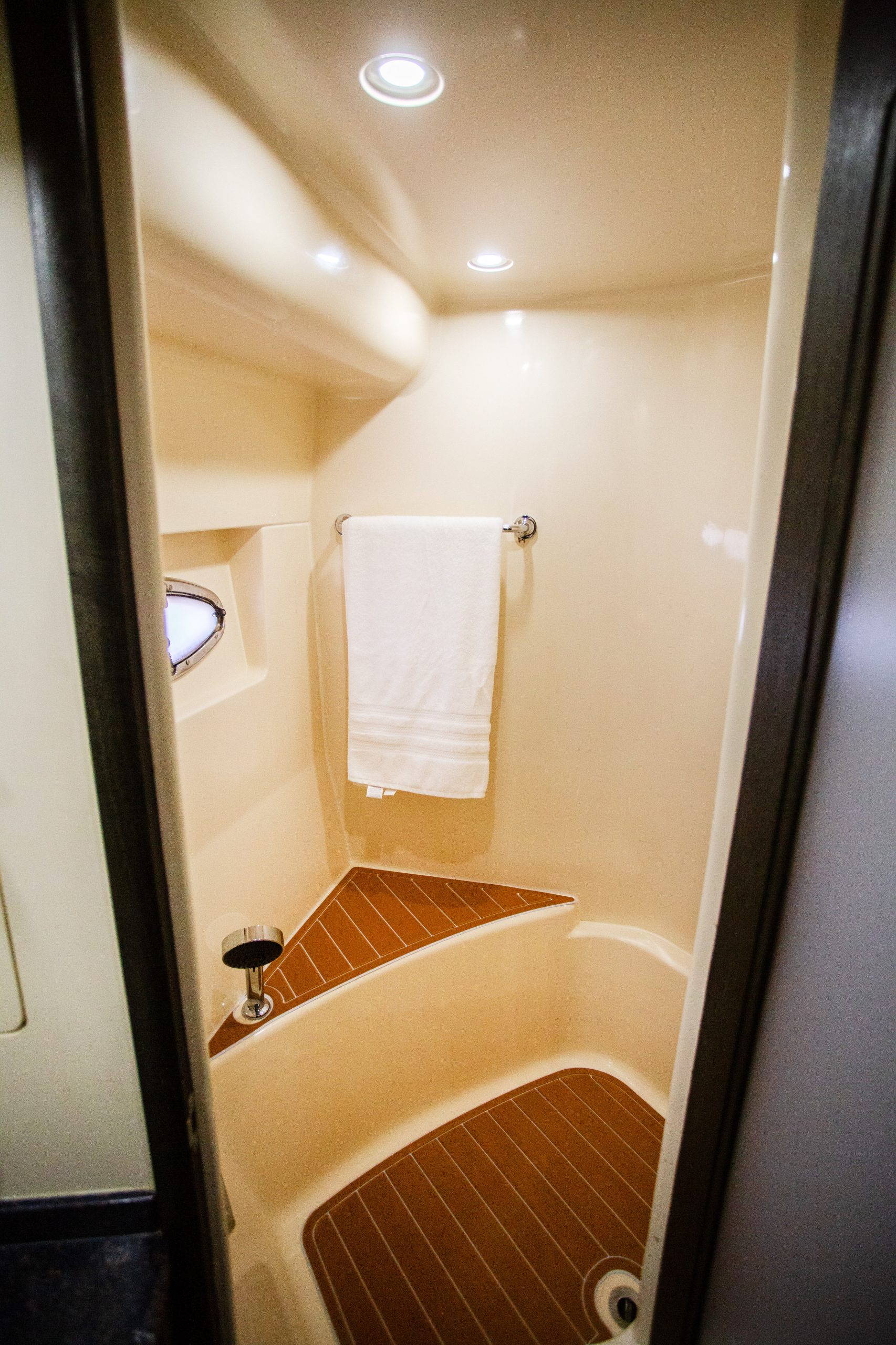 60 Ft Yacht Rental in La Cruz