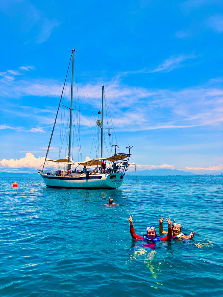 45 Ft Yacht Rental in Marina Vallarta