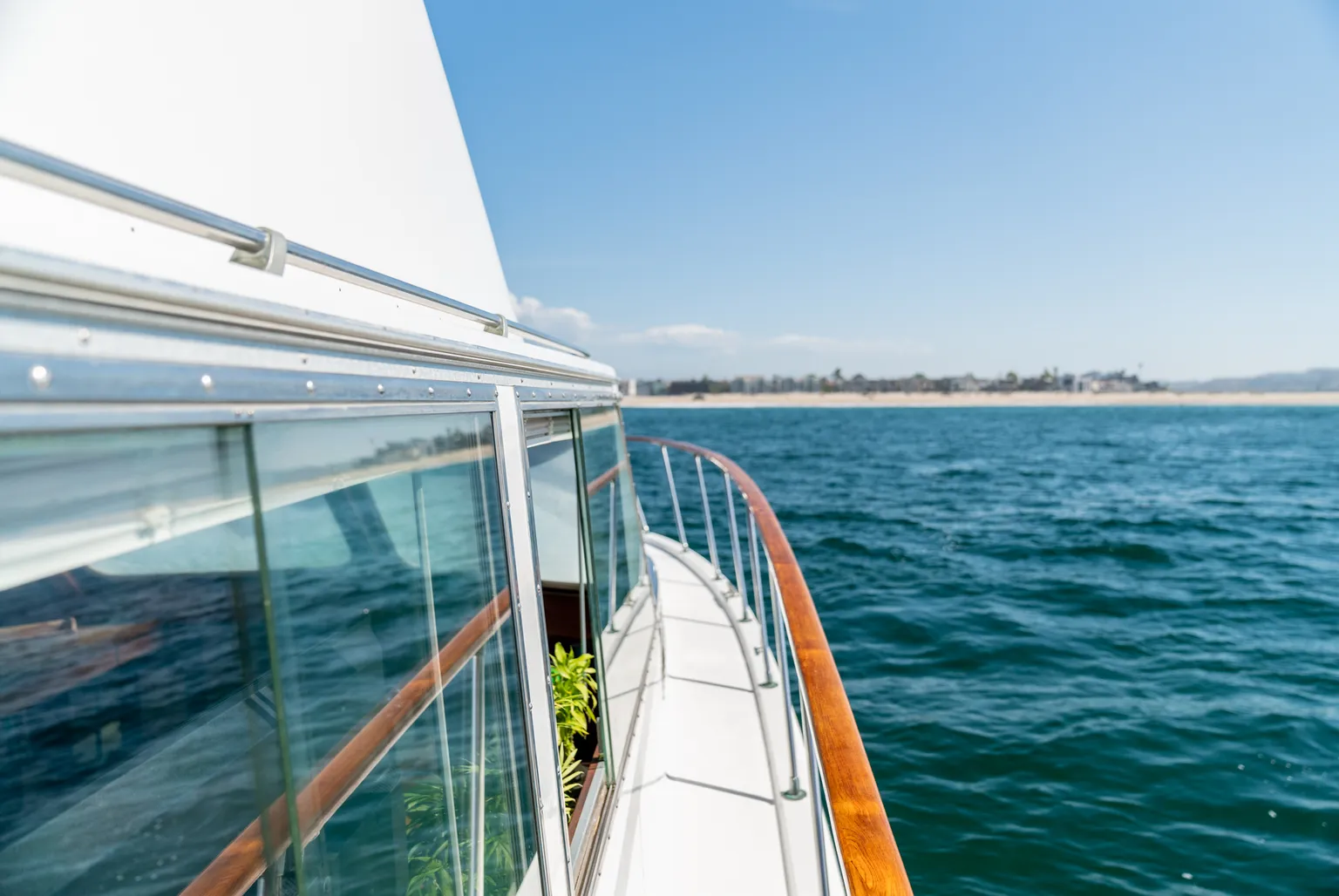 50 ft motor yacht in Marina del Rey harbor (photo 4)