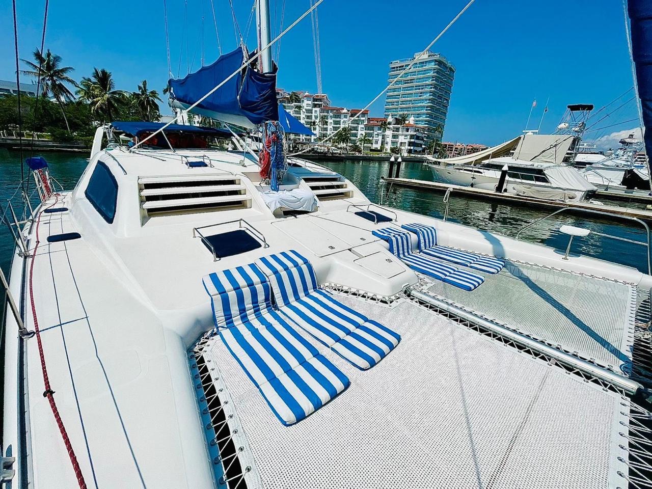 47 Ft Lagoon Yacht Rental in Marina Vallarta