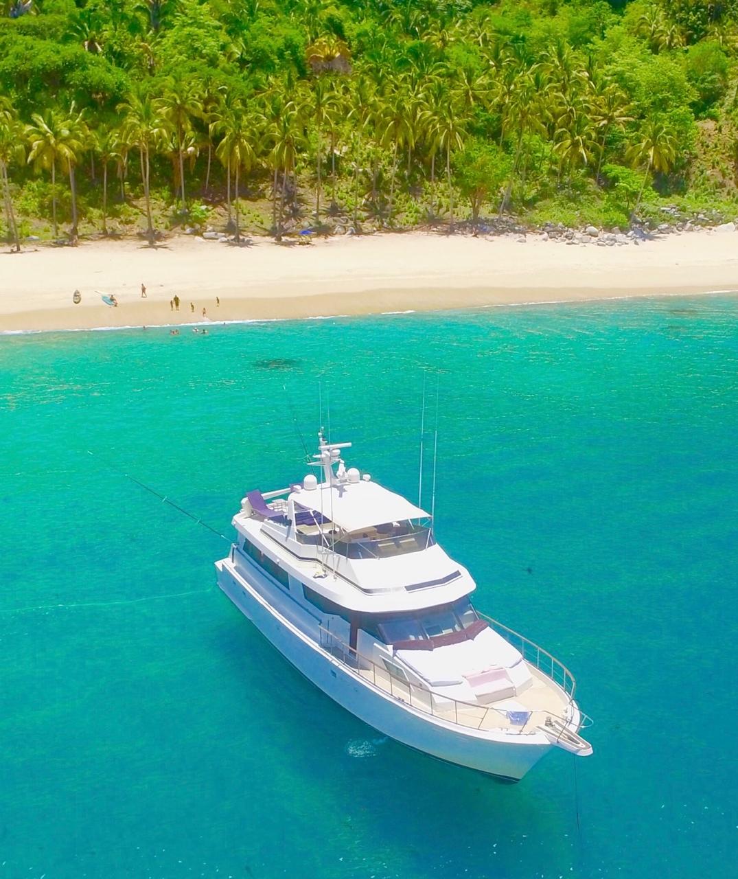 75 Ft Hatteras Yacht Rental in Marina Nuevo Vallarta