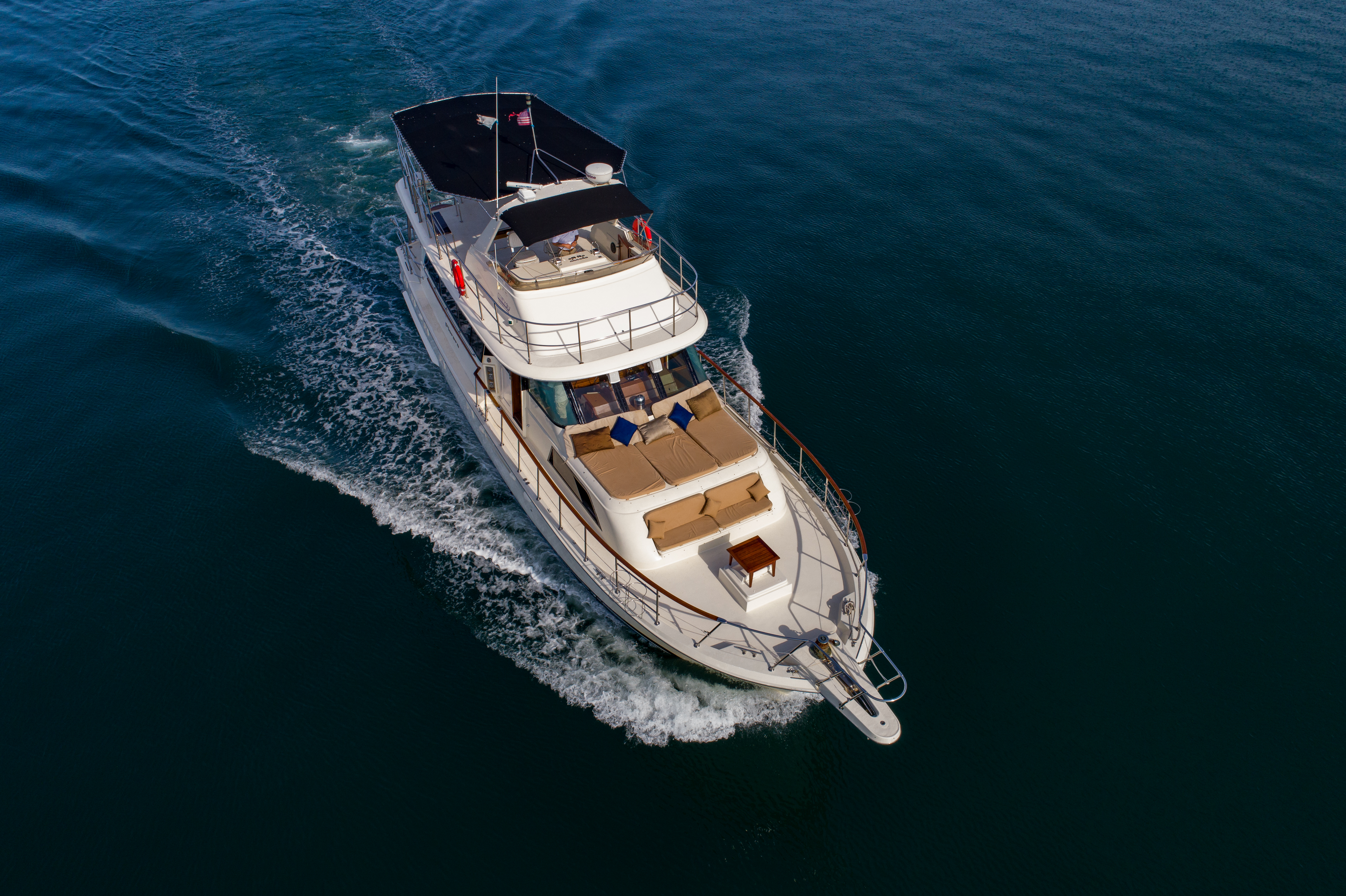 Hatteras 58 Florero - Luxury Classic Yacht: Premium Bar & Private Events — in Marina Nuevo Vallarta